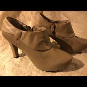 Me Too Tan Leather  Ankle Boot Heels